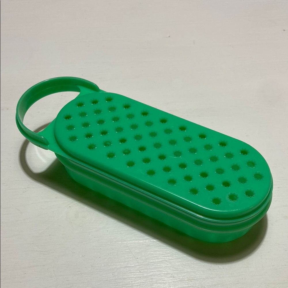 🎉FINAL PRICE🎉 Vintage Tupperware Jadeite Green Small Cheese Grater